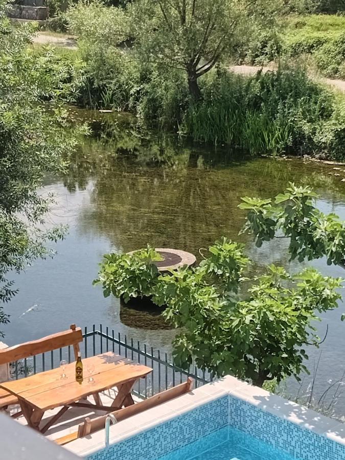 Vinarija "Delmo" Apartments Требинє Екстер'єр фото
