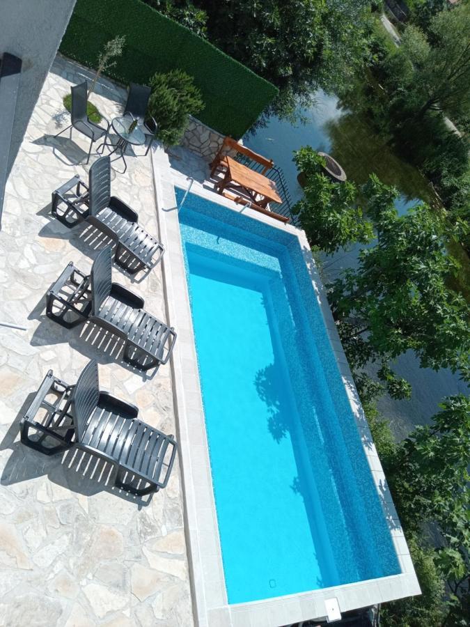 Vinarija "Delmo" Apartments Требинє Екстер'єр фото